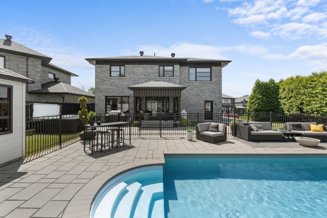 Piscine — 463, Rue de l'Avrillet, Québec (Beauport), G1C0J7, Québec (Beauport)