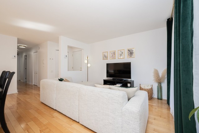 Salon — 85, Rue McVey, 3, Montréal (LaSalle), H8R3T3, Montréal (LaSalle)