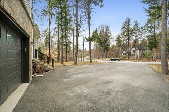 Entrée extérieure — 311, Rue des Celtes, Saint-Colomban, J5K0G7, Saint-Colomban