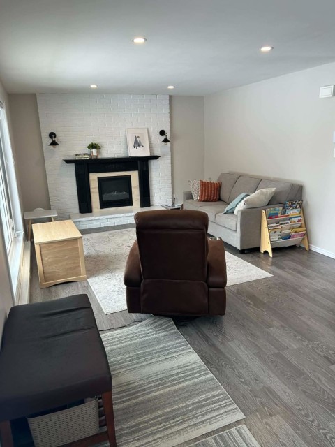Salon — 251 Rue Deshaies, Amos, J9T 3X8, Amos