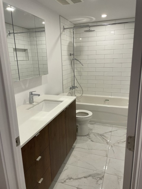 Salle de bains — 545, 23e Avenue, 3, Montréal (Lachine), H8S3V2, Montréal (Lachine)