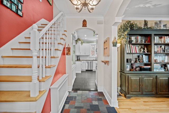 Hall d'entrée — 5150, Boul. St-Joseph, Montréal (Lachine), H8T1S2, Montréal (Lachine)