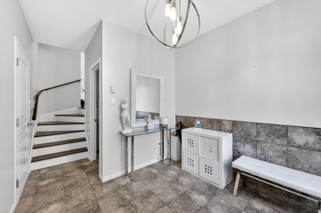 Hall d'entrée — 1233, Rue des Bouleaux, Les Cèdres, J7T1H8, Les Cèdres