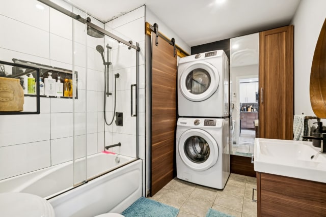 Salle de bains — 2163 - 2165, Rue De Biencourt, Montréal (Le Sud-Ouest), H4E1T9, Montréal (Le Sud-Ouest)