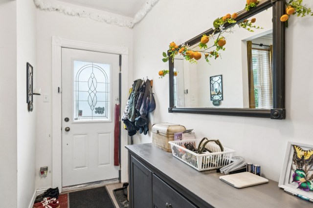 Hall d'entrée — 528 - 532, 16e Avenue, Montréal (Lachine), H8S3N1, Montréal (Lachine)