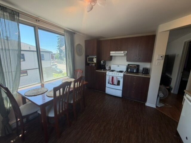 Salle à manger — 581, Av. Marshall, Dorval, H9P1E1, Dorval