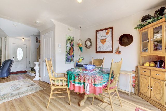 Salle à manger — 75, Av. des Flandres, Candiac, J5R6W1, Candiac