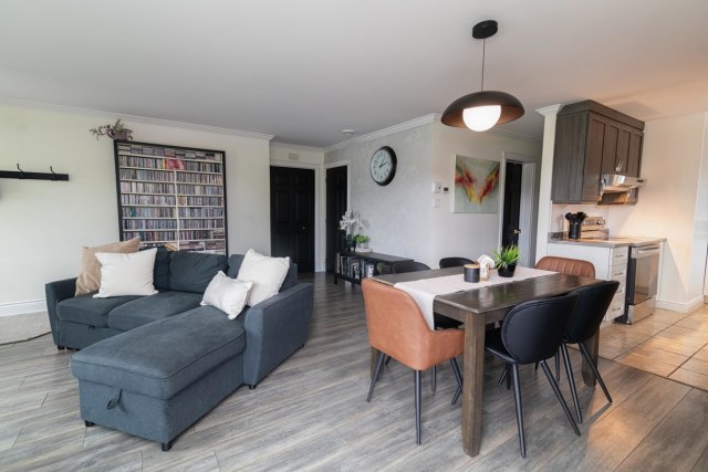 Salon — 4100 Imp De l'Anse, 4100, Saint-Hyacinthe, J2R 2J4, Saint-Hyacinthe