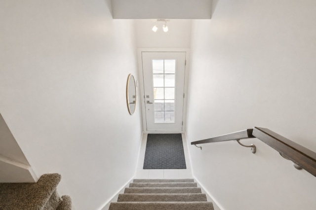 Escalier — 147B, Boul. Ste-Rose, Laval (Sainte-Rose), H7L1L2, Laval (Sainte-Rose)
