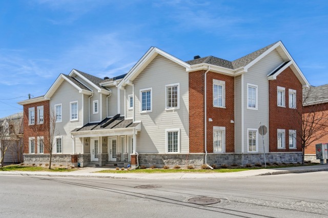Façade — 147B, Boul. Ste-Rose, Laval (Sainte-Rose), H7L1L2, Laval (Sainte-Rose)