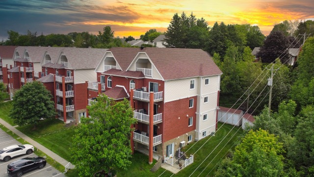 Façade — 3490, Rue Thérèse-Casgrain, 805, Sherbrooke (Les Nations), J1L3C8, Sherbrooke (Les Nations)