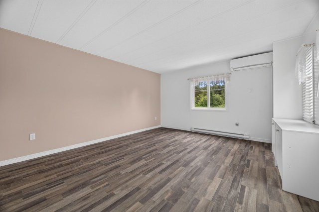 Salle à manger — 220, 4e Rang O., Saint-Anaclet-de-Lessard, G0K1H0, Saint-Anaclet-de-Lessard