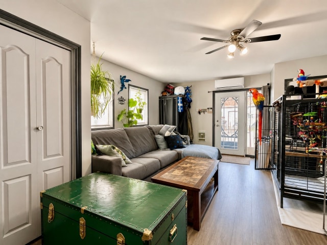 Salon — 2389, Rue Oscar, Sainte-Julienne, J0K2T0, Sainte-Julienne