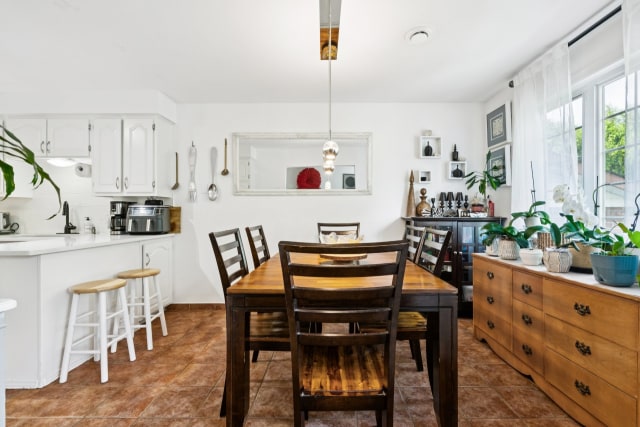Salle à manger — 4960, Rue Wilfrid, Montréal (Pierrefonds-Roxboro), H8Y3J6, Montréal (Pierrefonds-Roxboro)