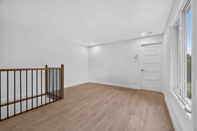 Salon — 31, Rue Victoria-Régis, Rimouski, G0L1B0, Rimouski