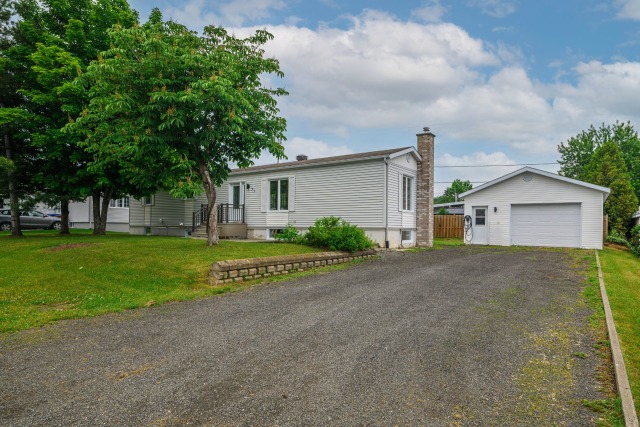 Façade — 31, Rue Victoria-Régis, Rimouski, G0L1B0, Rimouski