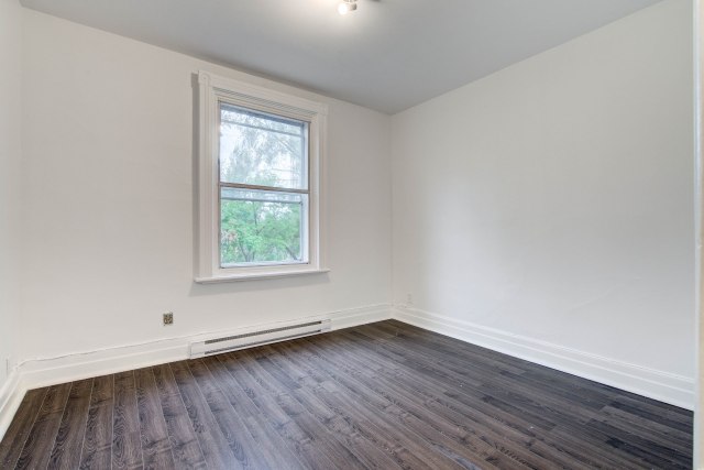 Chambre à coucher — 8781 - 8791, Av. Henri-Julien, Montréal (Ahuntsic-Cartierville), H2M1M5, Montréal (Ahuntsic-Cartierville)