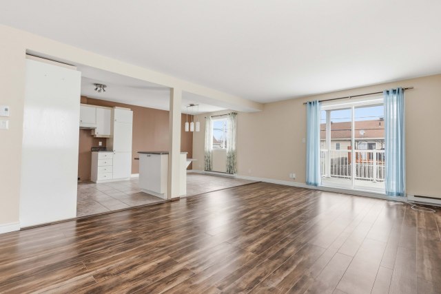 Salon — 777, Rue Luc-Lacourcière, Lévis (Desjardins), G6C1R2, Lévis (Desjardins)