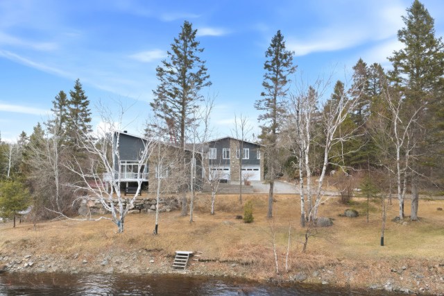 Extérieur — 3360, Rue St-Dominique, Saguenay (Jonquière), G8A2M3, Saguenay (Jonquière)