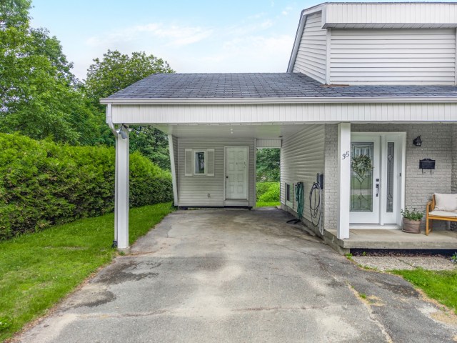 Photo 3 — 35 Place Des Chênes, Windsor, J1S 2S9, Windsor
