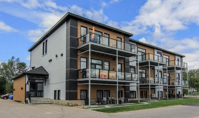 Façade — 44, Rue du Couvent, 303, Saint-Ambroise, G7P2J2, Saint-Ambroise