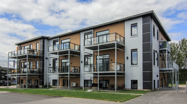 Façade — 44, Rue du Couvent, 205, Saint-Ambroise, G7P2J2, Saint-Ambroise