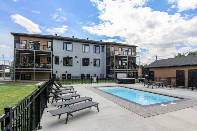 Piscine — 44, Rue du Couvent, 205, Saint-Ambroise, G7P2J2, Saint-Ambroise