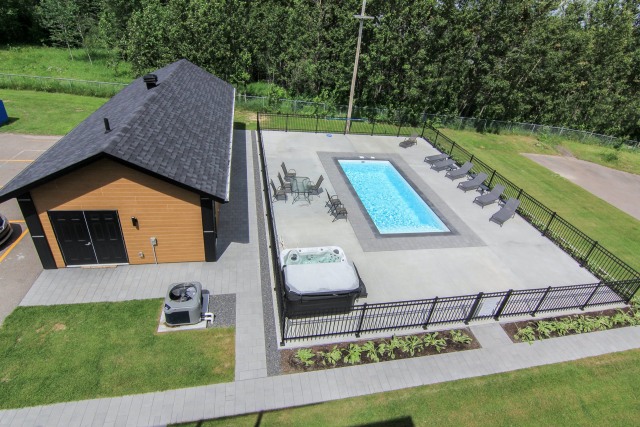 Cour — 44, Rue du Couvent, 305, Saint-Ambroise, G7P2J2, Saint-Ambroise