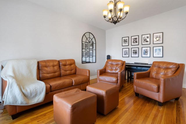 Salon — 11570, Boul. Ste-Colette, Montréal (Montréal-Nord), H1G4T7, Montréal (Montréal-Nord)