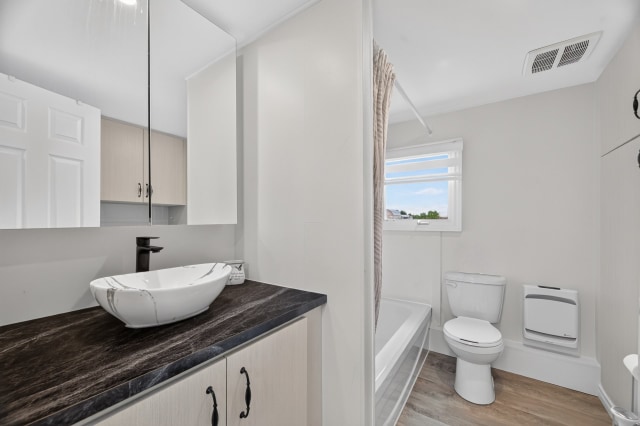 Salle de bains — 222, 4e Rang O., Saint-Anaclet-de-Lessard, G0K1H0, Saint-Anaclet-de-Lessard