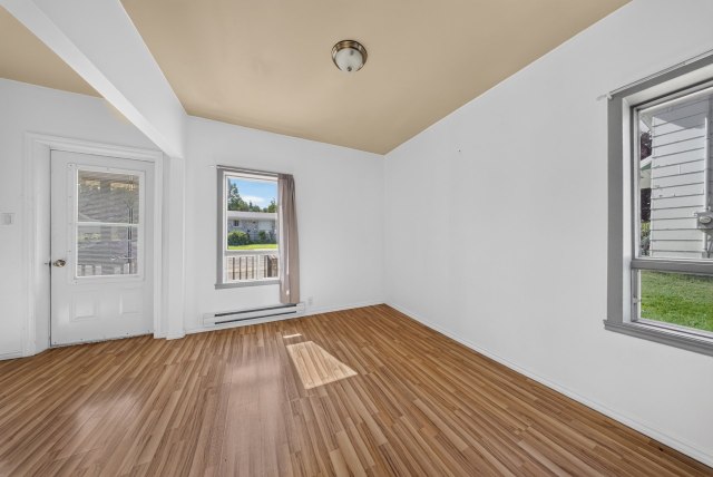 Salle à manger — 219, Rue Principale, Audet, G0Y1A0, Audet
