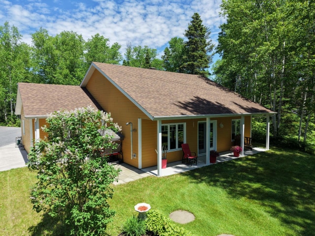 Façade — 526, Ch. Champigny, Larouche, G0W1Z0, Larouche