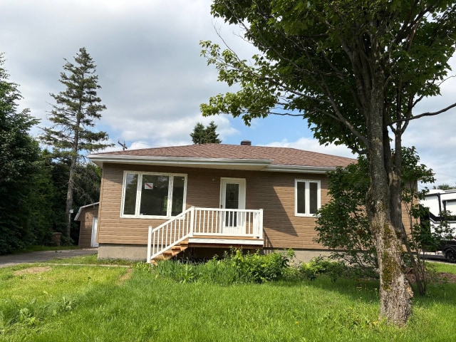 Façade — 209, Rue Mézy, Saguenay (Chicoutimi), G7G1J6, Saguenay (Chicoutimi)
