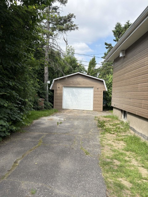 Garage — 209, Rue Mézy, Saguenay (Chicoutimi), G7G1J6, Saguenay (Chicoutimi)