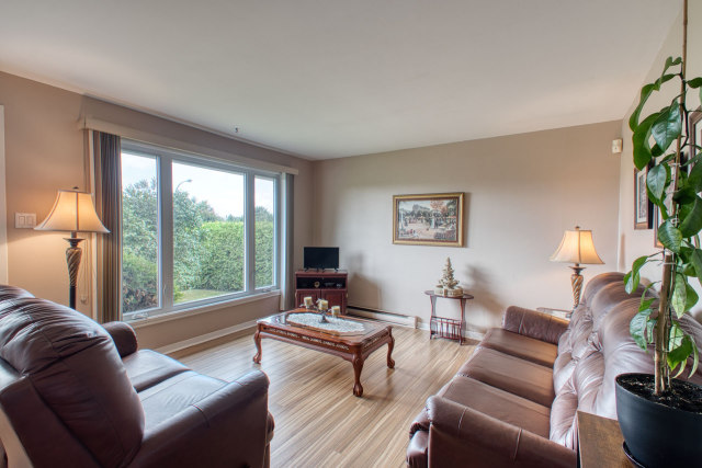Salon — 4035, Rue de la Prairie, Sherbrooke (Les Nations), J1L1L3, Sherbrooke (Les Nations)