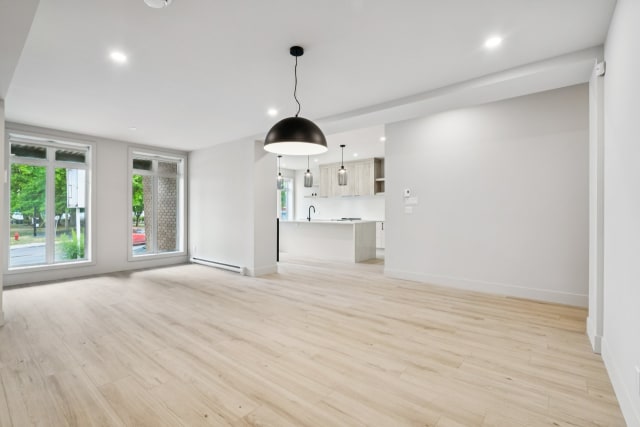 Salle à manger — 3090 - 3100, Boul. St-Joseph, Montréal (Lachine), H8S2P4, Montréal (Lachine)