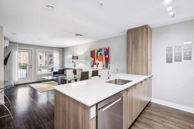 Photo 2 — 122-2700 Rue De Rouen, 122, Montréal, H2K 1N1, Montréal