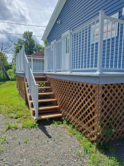 Escalier — 1126, Rue des Magnolias, Québec (La Haute-Saint-Charles), G3G3B1, Québec (La Haute-Saint-Charles)