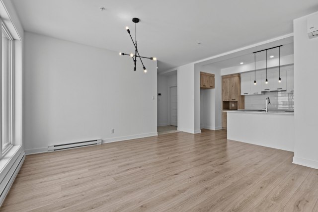 Salle à manger — 13225, Boul. du Curé-Labelle, 301, Mirabel, J7J2T3, Mirabel