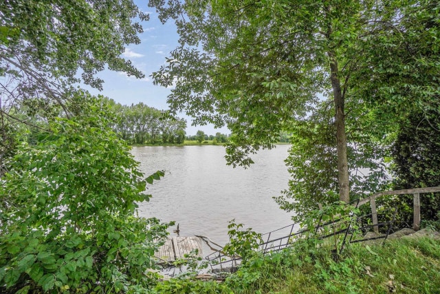 Bord de l'eau — 251 - 253, Rue De Frontenac, Berthierville, J0K1A0, Berthierville