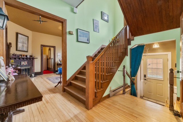 Hall d'entrée — 530, 44e Avenue, Montréal (Lachine), H8T2K8, Montréal (Lachine)