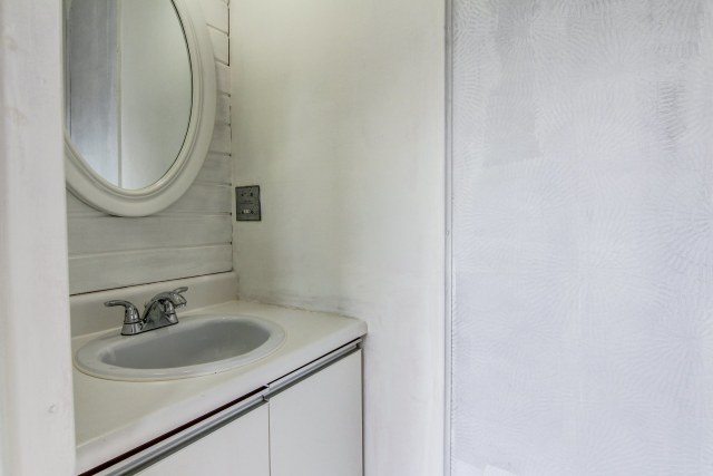 Salle d'eau — 4072, Rue de la Loire, 4, Saguenay (Jonquière), G8A1E9, Saguenay (Jonquière)