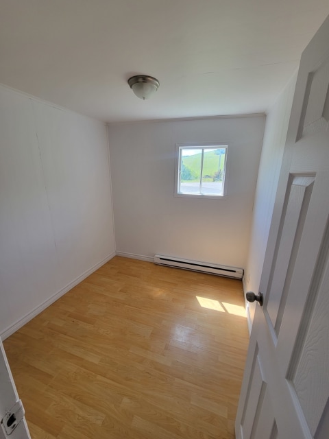 Photo 5 — 31 Rue Aubut, Gaspé, G4X 5H5, Gaspé