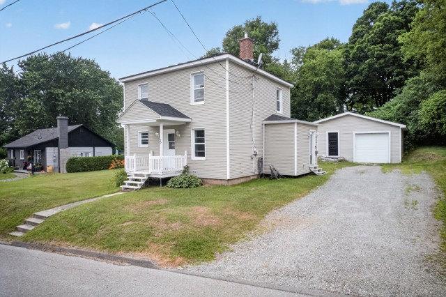 Façade — 27, Rue Brown, Windsor, J1S2K7, Windsor