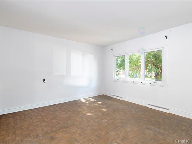 Salon — 105, Rue Pierre-Curie, Châteauguay, J6K3Z7, Châteauguay