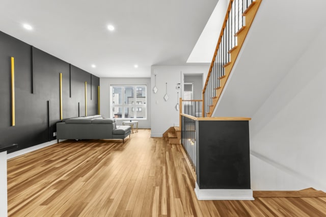 Salon — 6144Z, Rue d'Angora, Terrebonne (Lachenaie), J6X0G9, Terrebonne (Lachenaie)