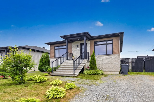 Façade — 2315, Rue Offenbach, Drummondville, J2B1W6, Drummondville