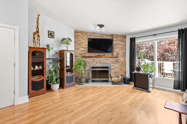 Salon — 1240, Boul. Iberville, 202, Repentigny (Repentigny), J5Y3T1, Repentigny (Repentigny)