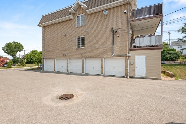 Garage — 322, Rue Réaumur, Laval (Auteuil), H7H3E7, Laval (Auteuil)