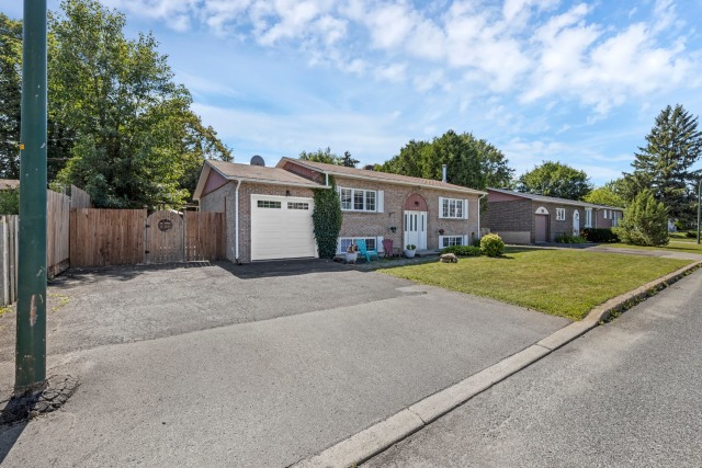 Façade — 2595, Crois. Amyot, Brossard, J4Z3E6, Brossard